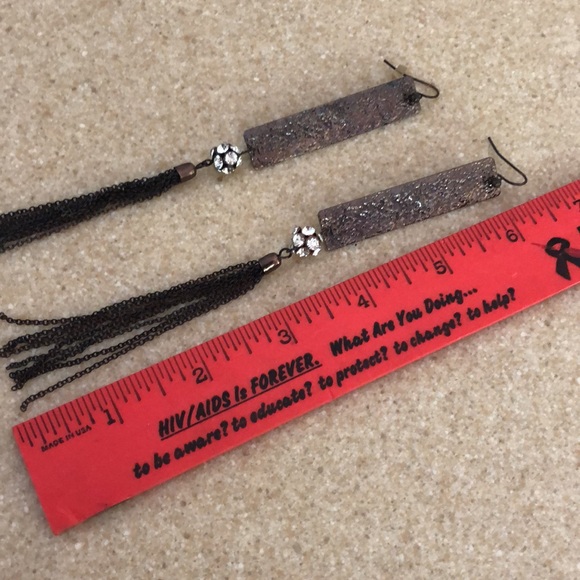 elegant mixed metal tassel/rhinestone pierced earrings - Picture 6 of 7